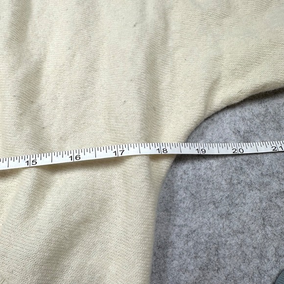 BANANA REPUBLIC Women's L Ivory Cashmere & Wool Blend Short Sleeve Shrug Sweater - Picture 10 of 12